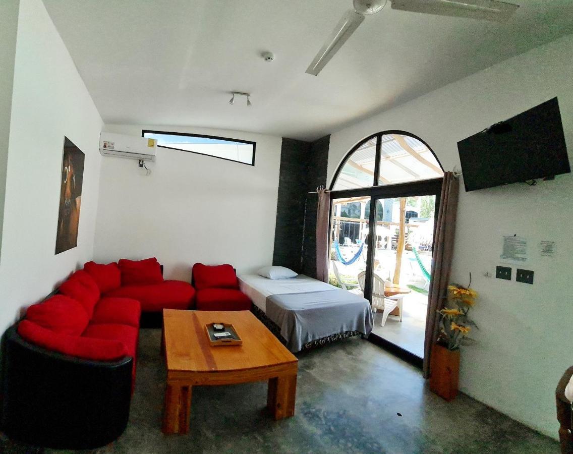 Show Pony Beach Resort And Suites Las Lajas  Extérieur photo