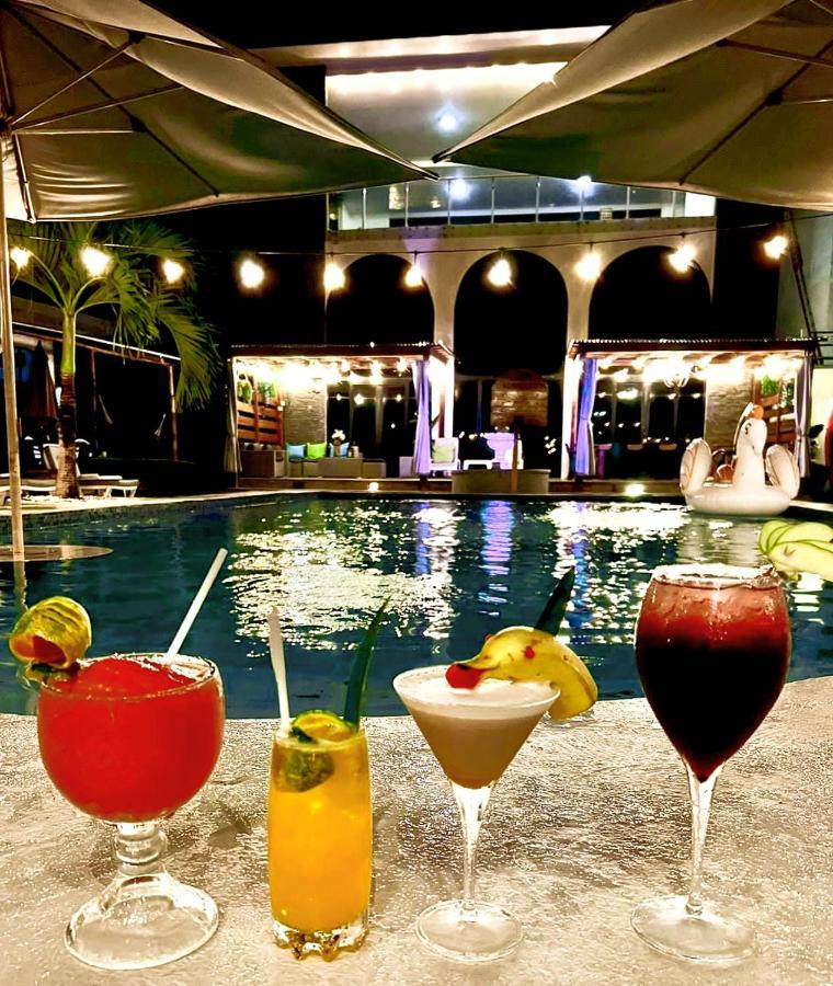 Show Pony Beach Resort And Suites Las Lajas  Extérieur photo