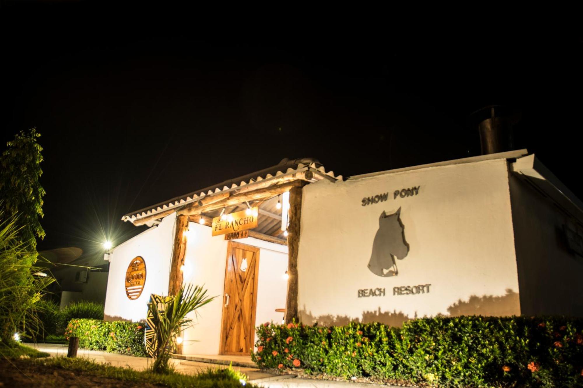Show Pony Beach Resort And Suites Las Lajas  Extérieur photo
