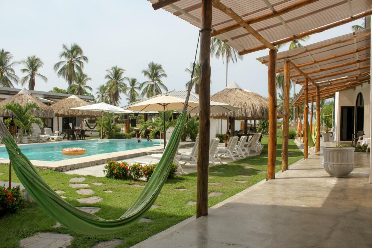 Show Pony Beach Resort And Suites Las Lajas  Extérieur photo